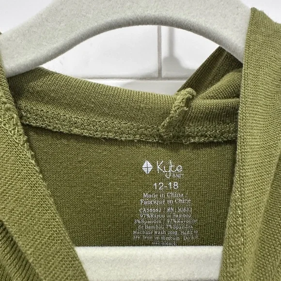 Kyte Baby Olive Hooded Zip Romper 12-18 - Picture 2 of 3